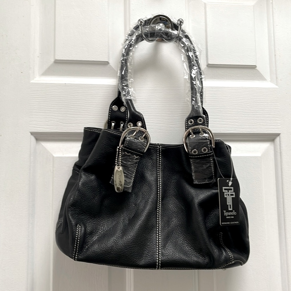 NEW TIGNANELLO Black Pebbled Leather Shoulder Purse.